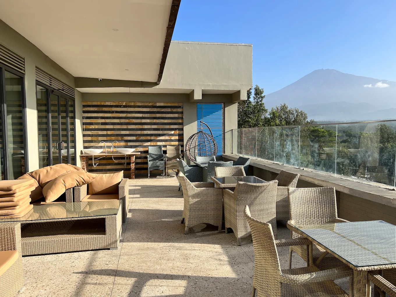 SUMMIT SAFARI LODGE2