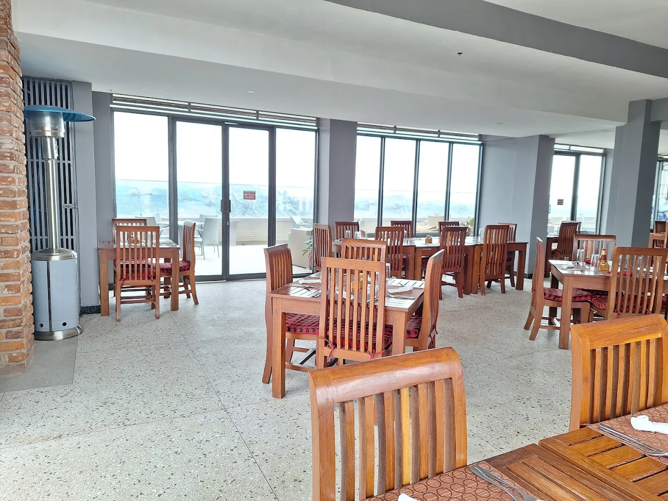 SUMMIT SAFARI LODGE3